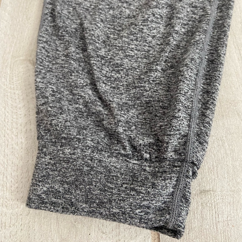 Nwot Vuori Gray Drawstring Performance Jogger Pan… - image 8